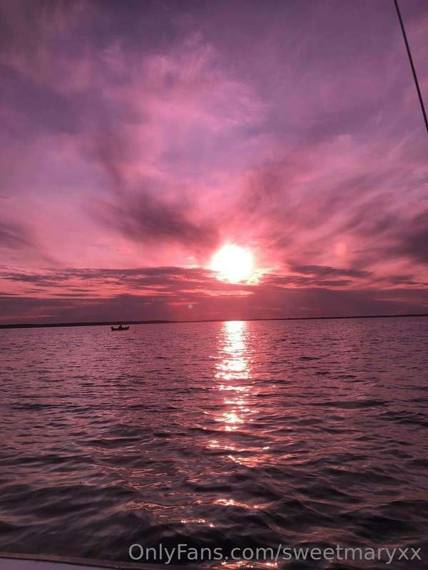 😍😍😍That's the most beautiful sunset I've ever seen…