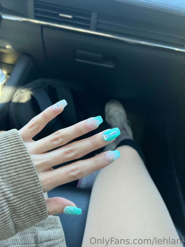 Gosh I love my hand nails so much too 😍😍😍 5
