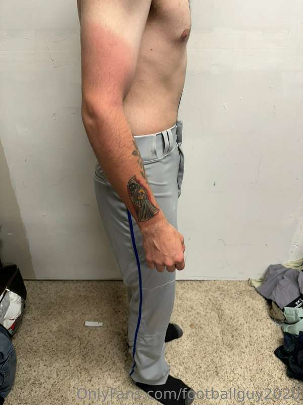Or do I look better in baseball pants? 1