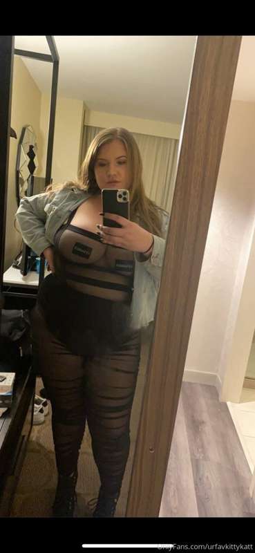 Would you fuck me if you saw me at a bar wearing this? 🤔 LIK..