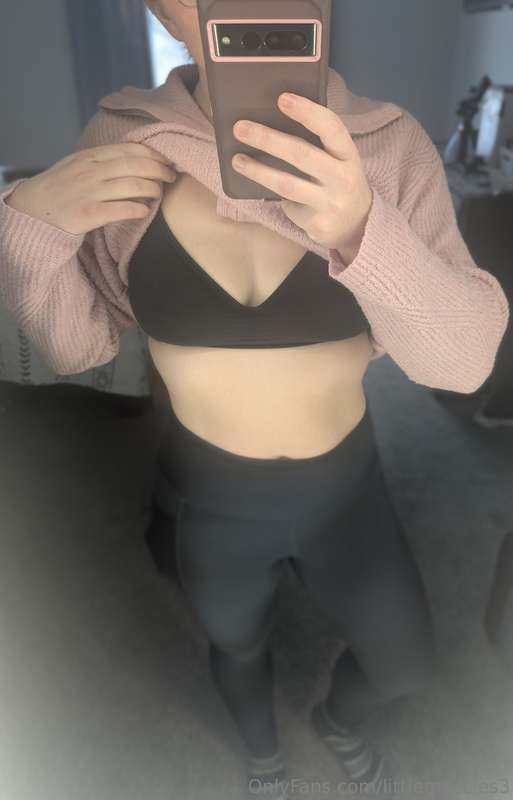 Afternoon fit check. Feeling playful... and maybe a little m.. 1