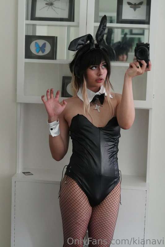 Hiiiiiiii!!!
New bunny outfit came in the mail!!
I need some.. 3