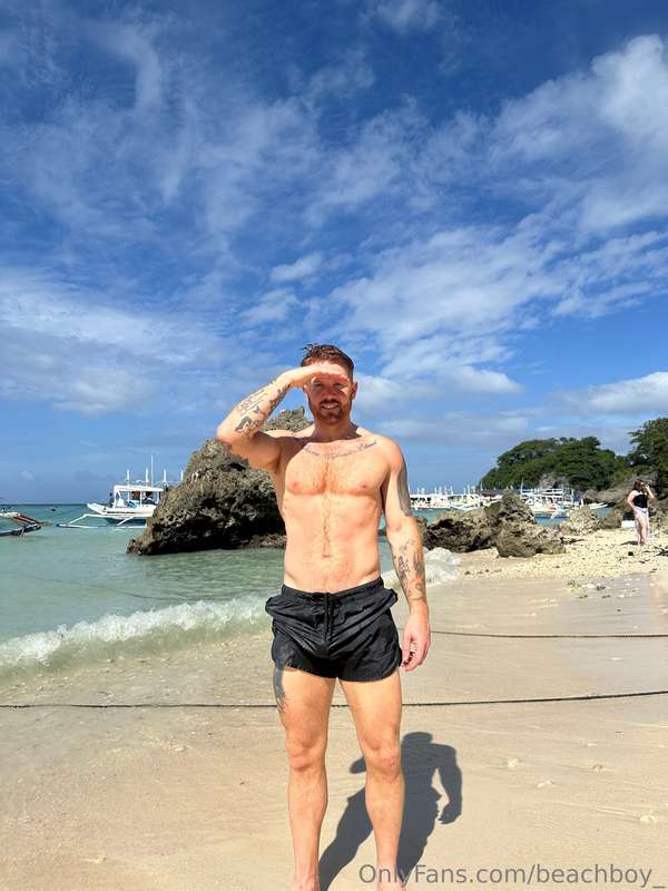 Hi baby! I’m busy in paradise… just a lil dump of content he.. 17