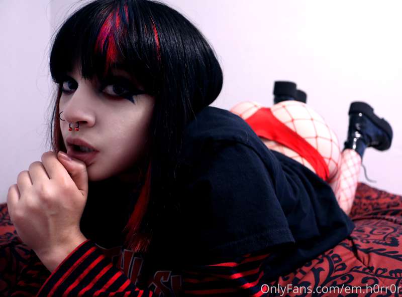 🎀 bratty goth gf 🎀 1