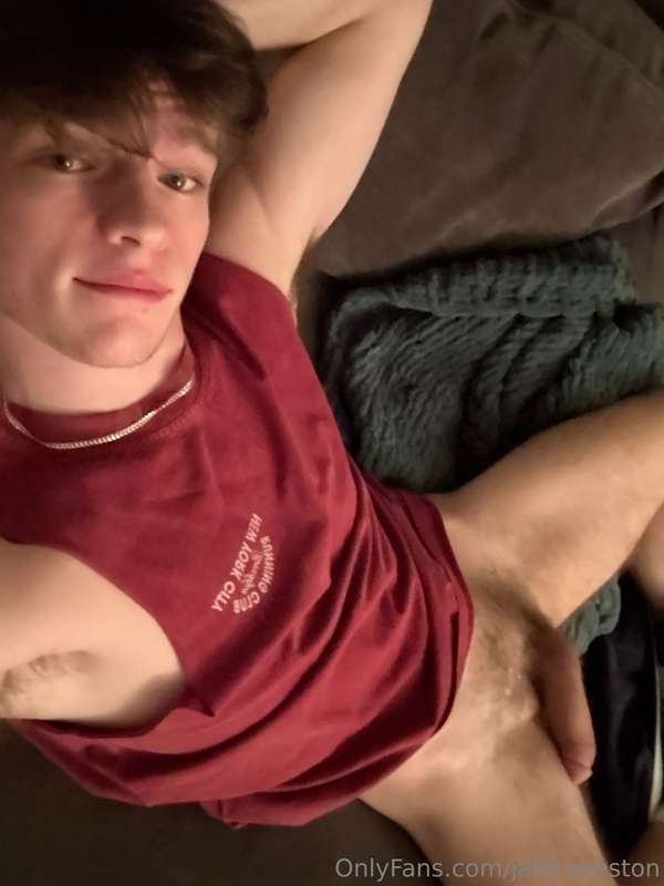 Come chill on the couch with me 😈
