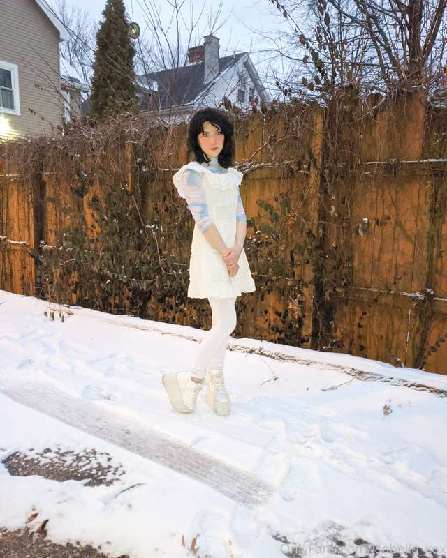 Cccoldd but beautiful outside ❄🥰