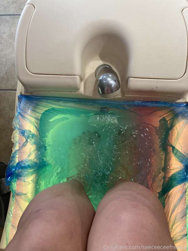 I need a new pedi🥺 you can request the color if you cover th..