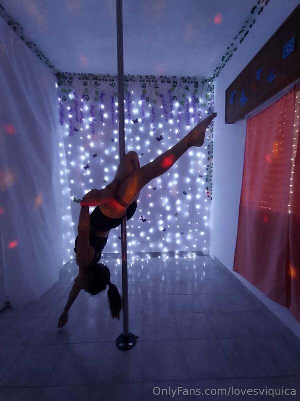 I want a pole to dance and make very erotic videos. private ..