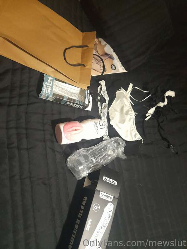 spending my money on new sex toys is my passion❤️‍🔥 can't wa..