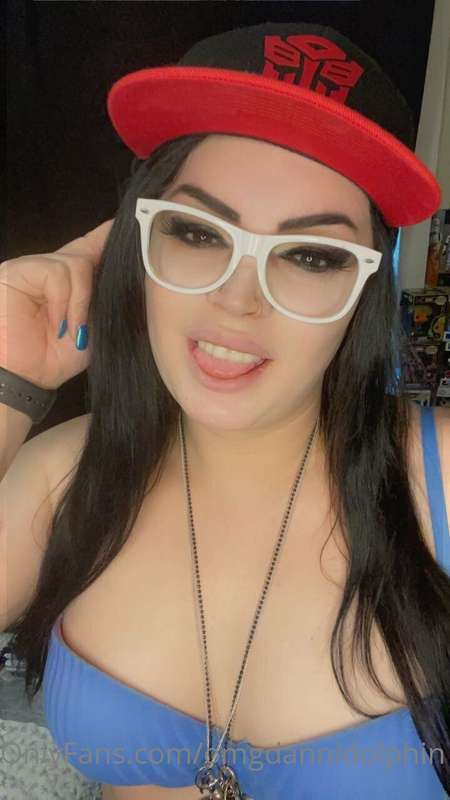 I love showing off my tits 💙💙 12