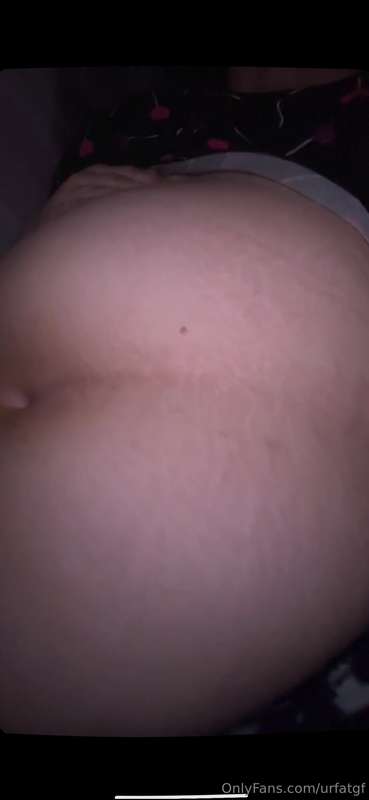 this piggy belly has been nonstop growing.. it feels so good.. 3