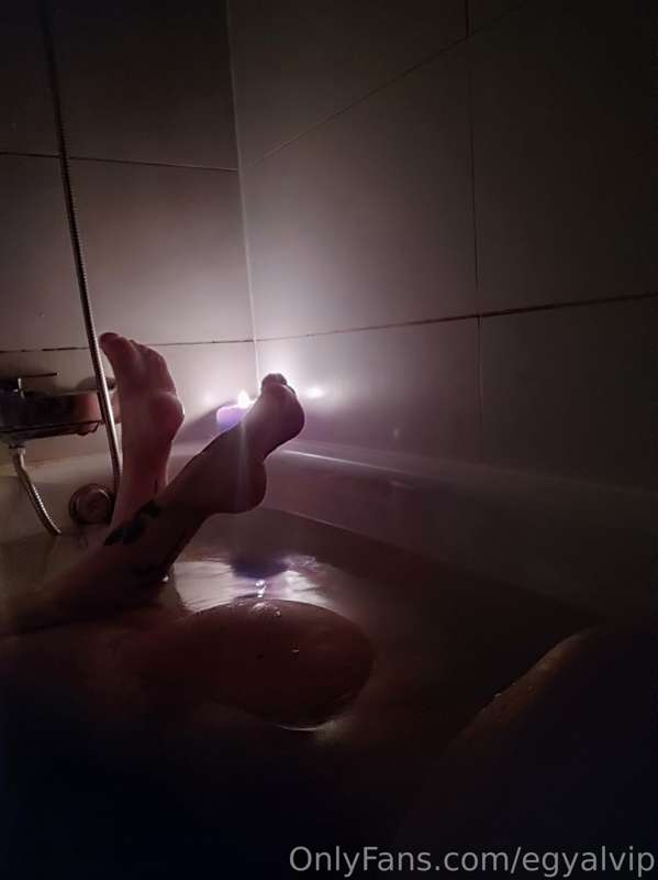 ***DIALY CONTENT*** 🌱💓
With my new pedi 3