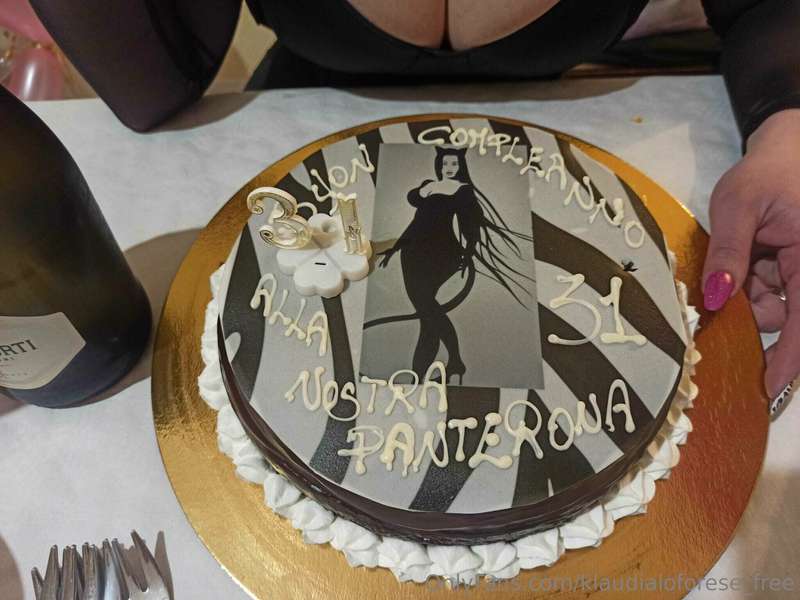 Utilizzo la torta del mio compleanno per annunciarvi un picc.. 2