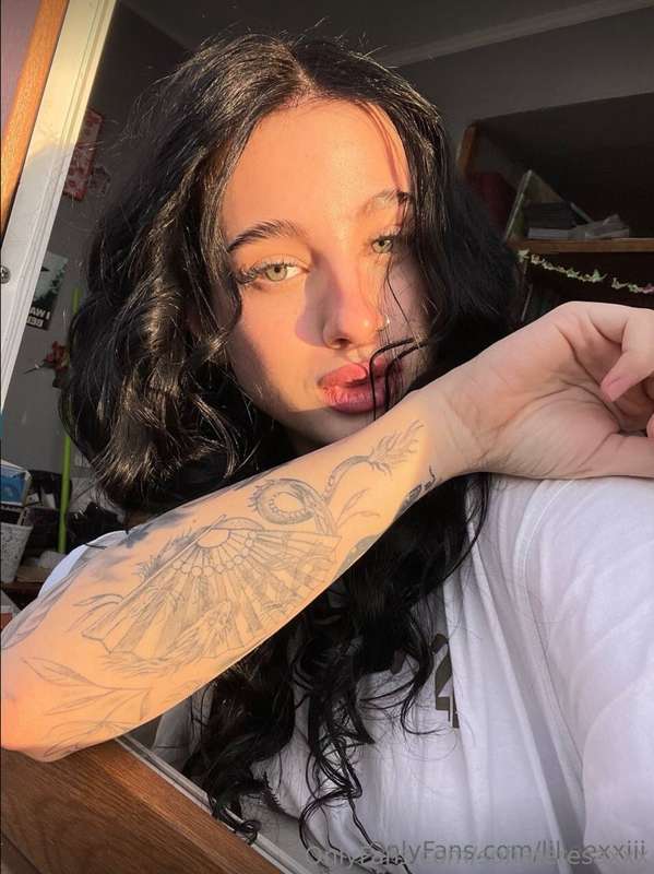 ✨Free Subscription @lilleexxiii ✨ 💋I have something to show ..