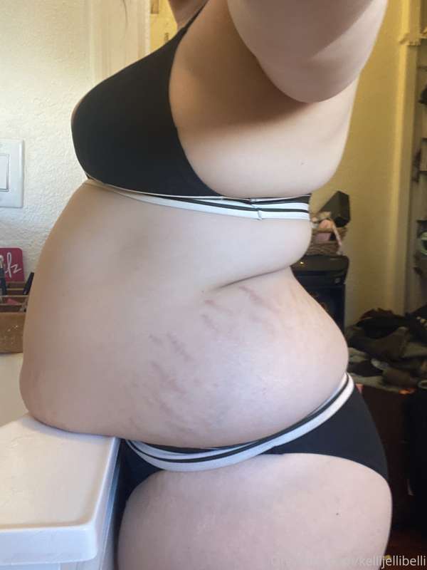 My belly hang makes me so happy 🥰😍🐖

It’s so heavy and soft ..