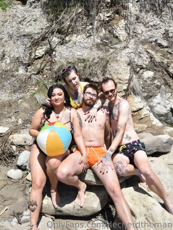 Hello everyone! I met some fun people who also do modeling t..