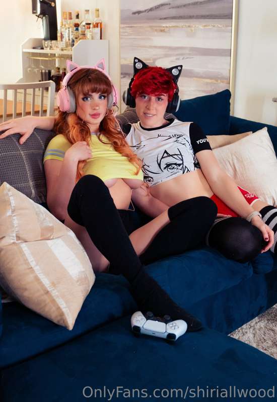 Gamer Brats LVL UP (19-pic photo set) 💖💖 15