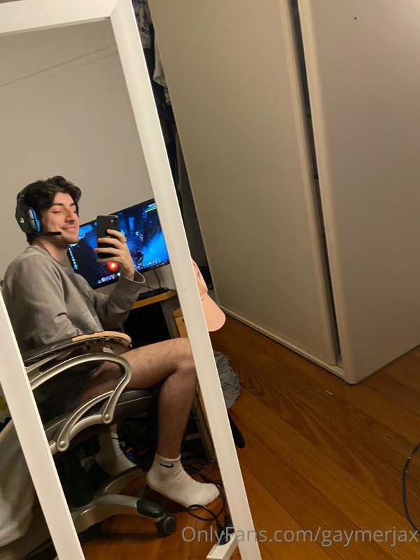 last few times you will see this crappy mirror 🥹 7