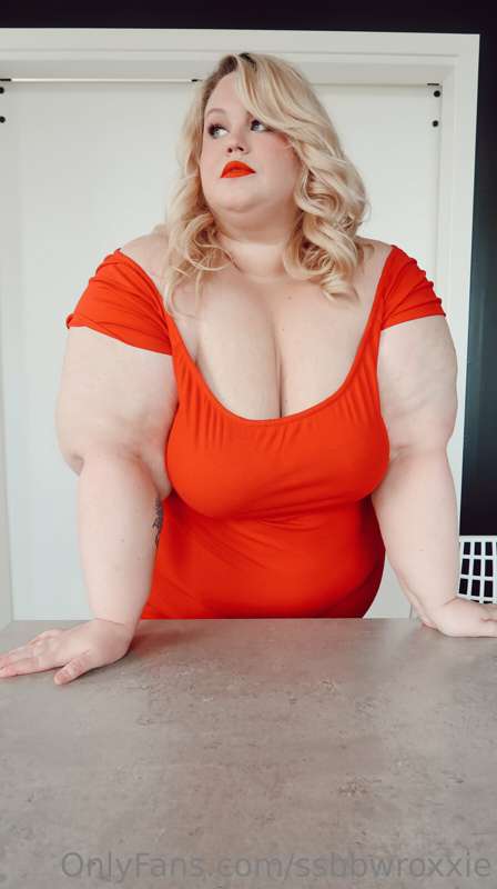 I put on my tightest red dress for you ❤️ I love the way it .. 35