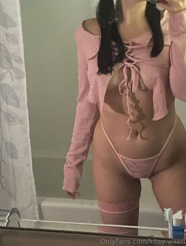Good morning everyone🌸💞I just got my asshole and pussy waxed.. 2