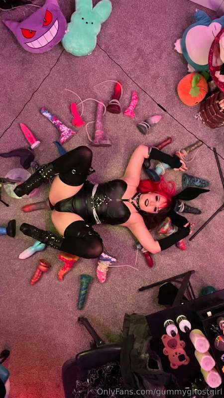 I’m your goth bunny bimbo and there’s no dragon I can’t tame.. 11