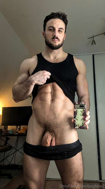 Just a short clip of my dick getting hard and a nice selfie...