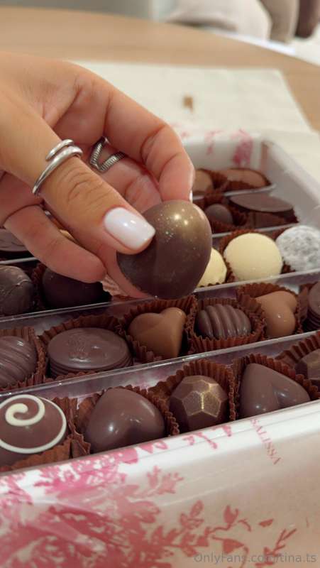 Do you have a sweet spot for chocolate candies? 🍫💖