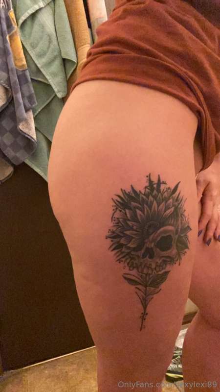 Momma got a new tattoo a few weeks ago and I’m still so in l..