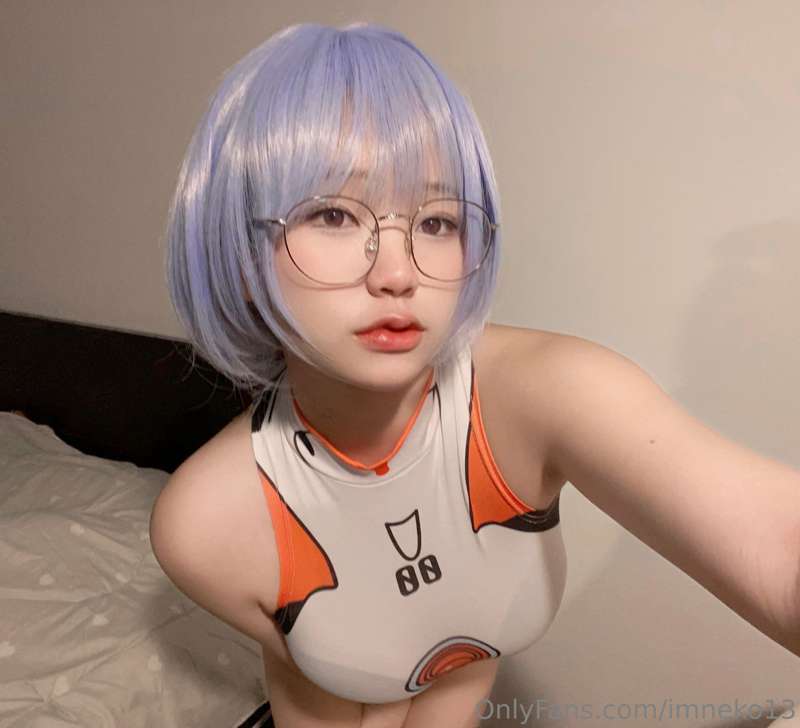 <3