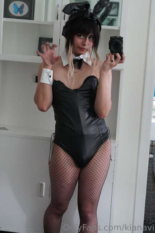 Hiiiiiiii!!!
New bunny outfit came in the mail!!
I need some.. 20
