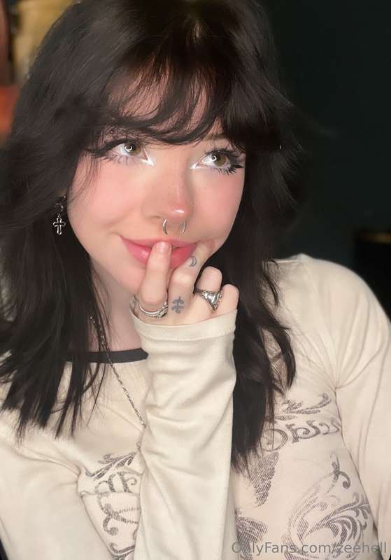 guess who made it into the top 9% on onlyfans!!! 😭😭 i'm goin..