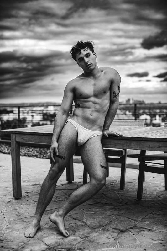 un cropped version just for my onlyfans 🤍 6