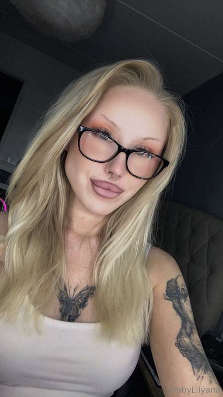 Haluisitteko että pitäisin täälä liveä ensiviikon torstaina ..