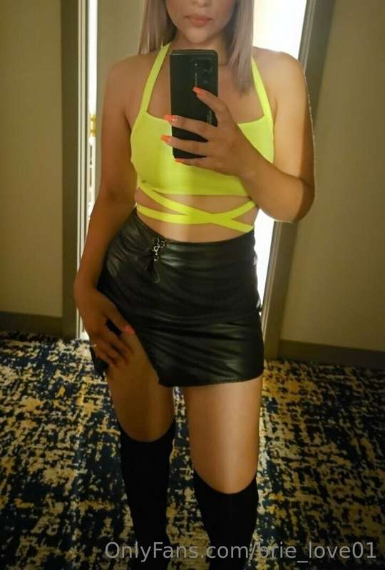 In Vegas being a naughty hotwife while hubby is back home