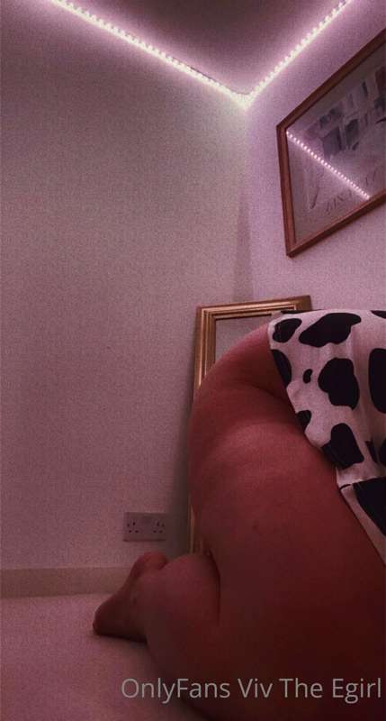 Cow Print go hard some times 🥺🤭 Anyone want breed this cow? 4