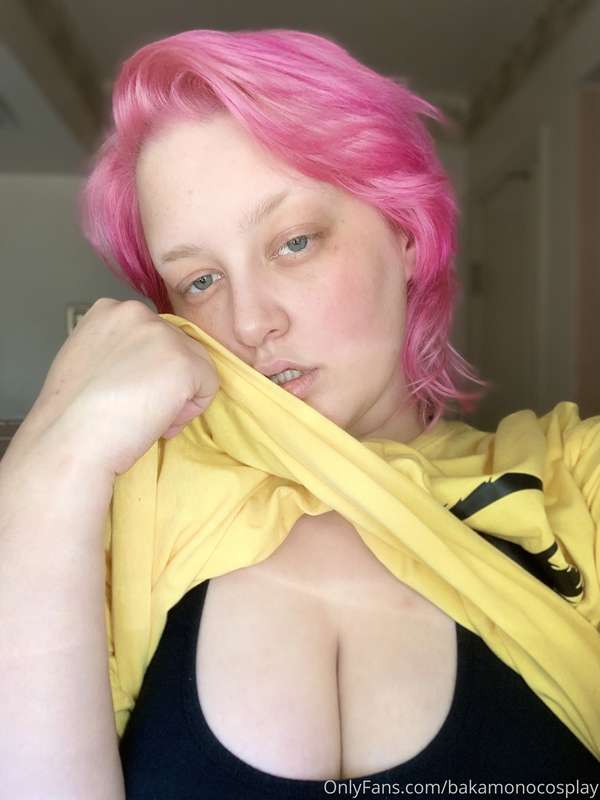 Good morning I took way too many selfies. Fat thiddies under.. 7
