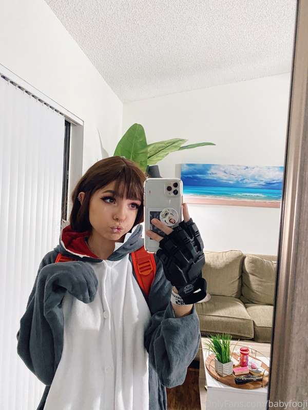 I didn’t do a full set on the shark look but of course I fla.. 22