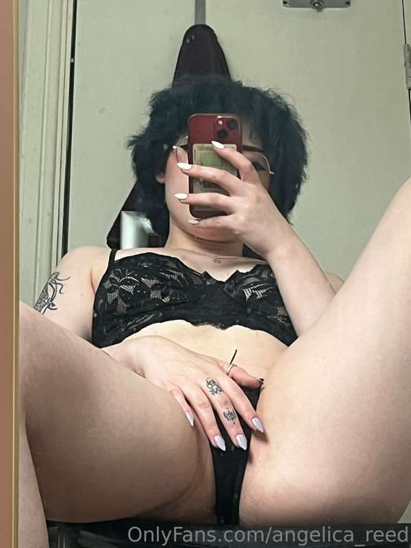 I woke up so horny today.
I masturbated right after taking t.. 2