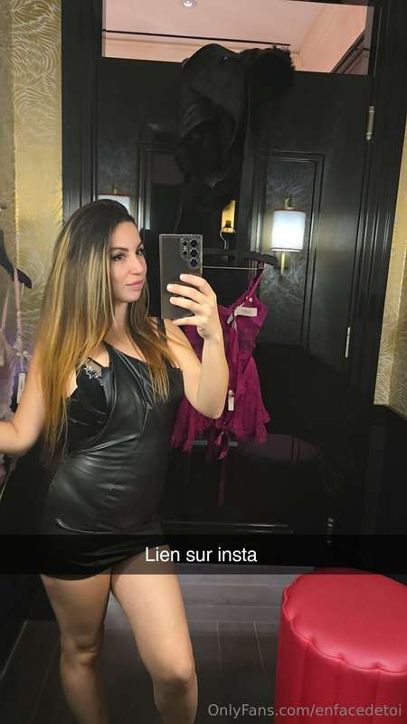 Insta : Sophieonly1 