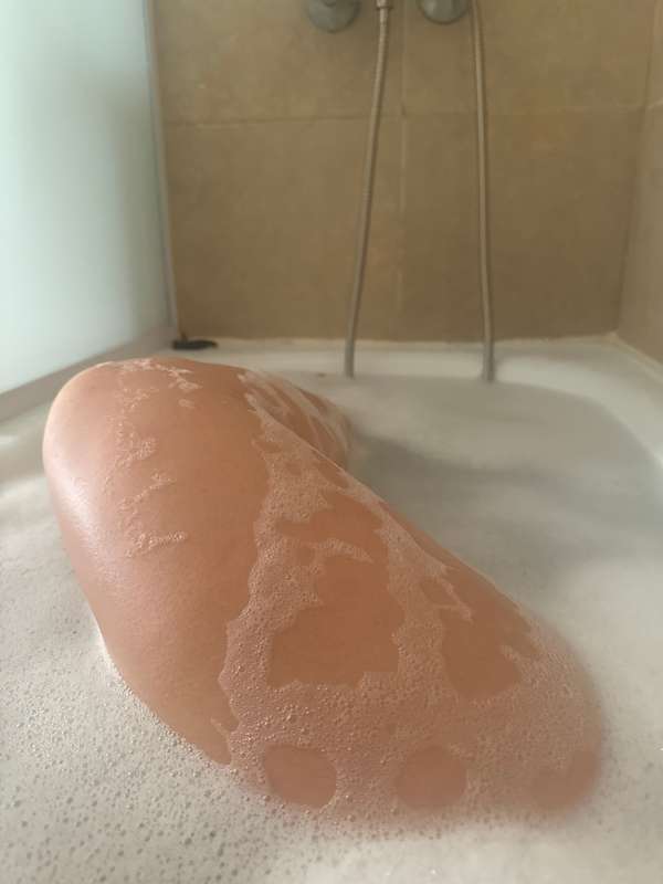 Hello love, do you want to take a shower with me?😏😏