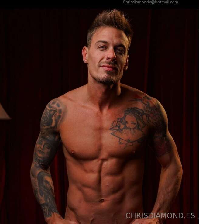 ¿Te excita que me toque viendo tu foto o hablando caliente? ..