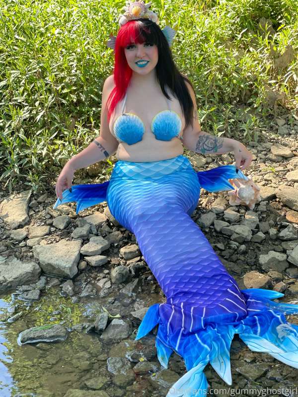 Just a mermaid looking for a sailor lover 🧜‍♀️💙 14