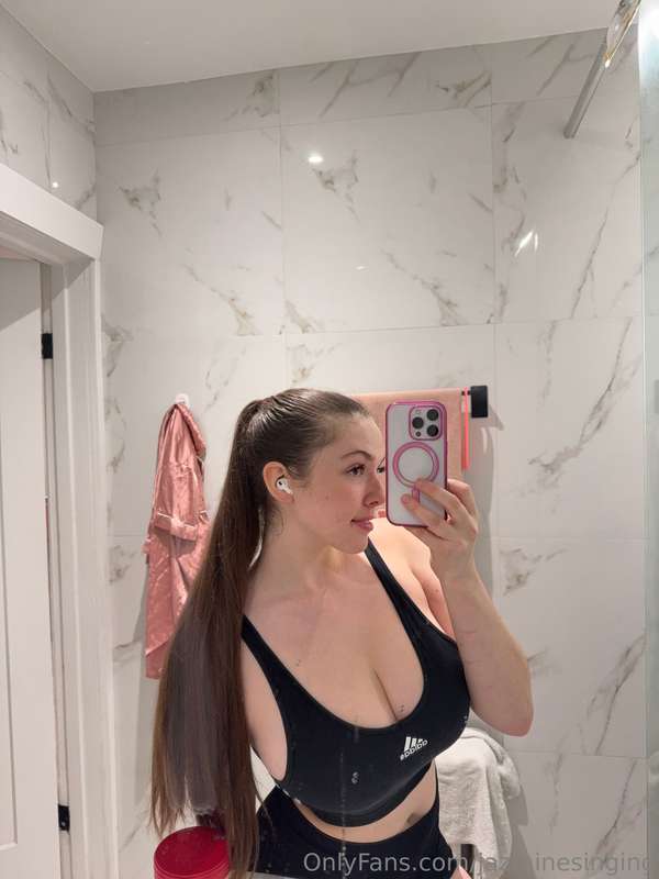 Took some pics/videos after my workout yesterday!! Check my .. 2
