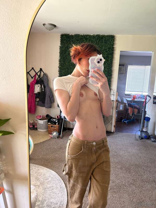 I know you like my little tities 🫣 3