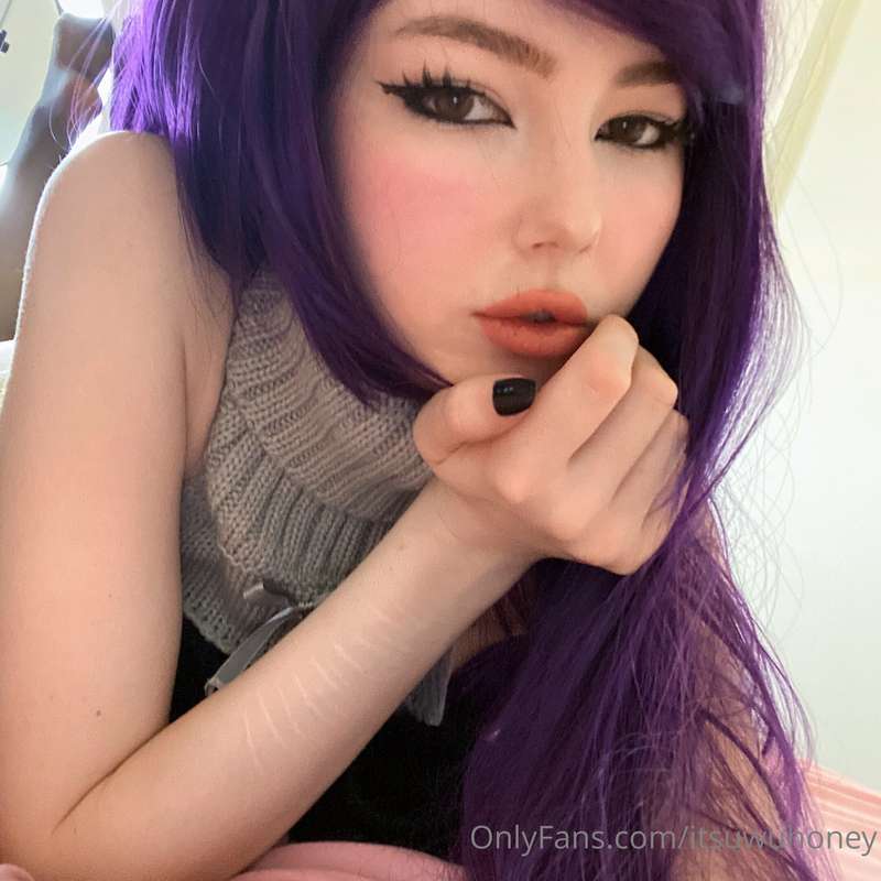 Absolute trash unedited Yuri photos 🖤 13