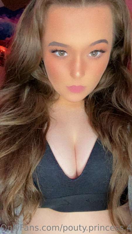 showing off the titties 😝