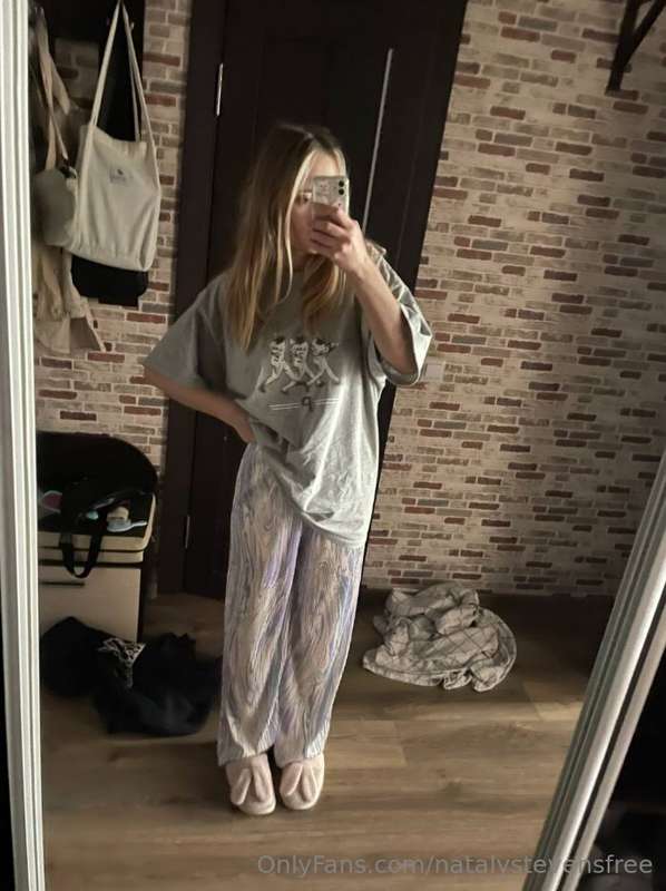 @yummy_molly 😜 One fact about me... I love cozy wear at home..