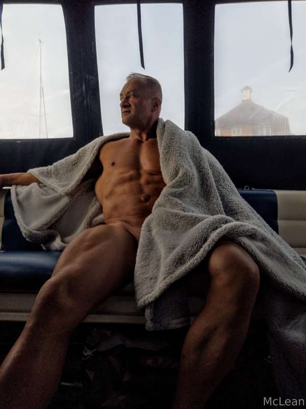 Good morning sexy people hope you have a great day 2