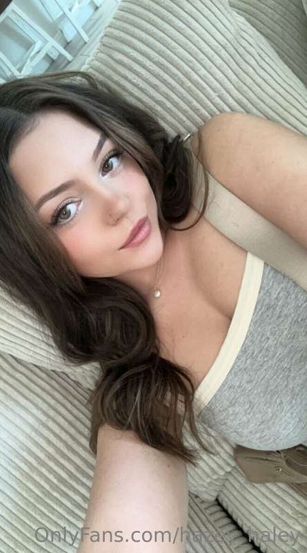 go sub to @haleynoppv to see TONS of my content for free !! ..
