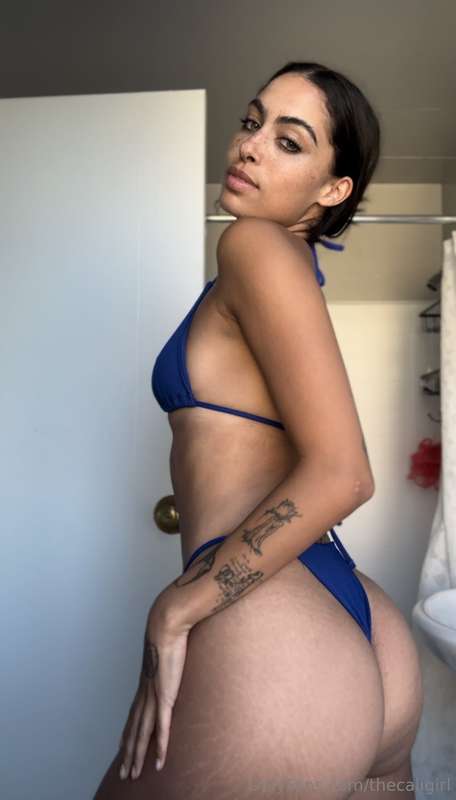 Ready for a fun one-on-one? DM me with 😈 for a private snap ..